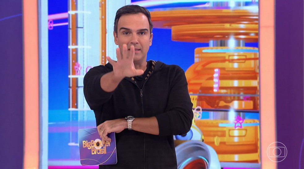 BBB 23: Tadeu Schmidt anuncia a volta do Quarto Branco — Foto: Globo