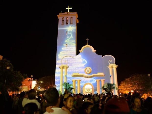 Projeção na igreja matriz pode ser vista por 30 minutos (Foto: Divulgação/Edmundo Junior) Projeção na igreja matriz pode ser vista por 30 minutos (Foto: Divulgação/Edmundo Junior)