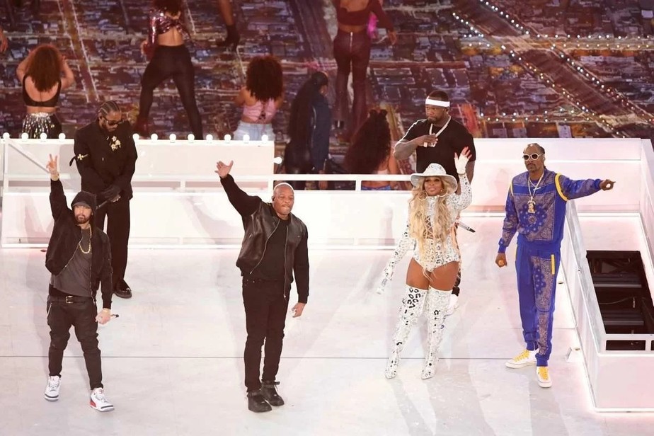 Dr. Dre no palco do Super Bowl 2022
