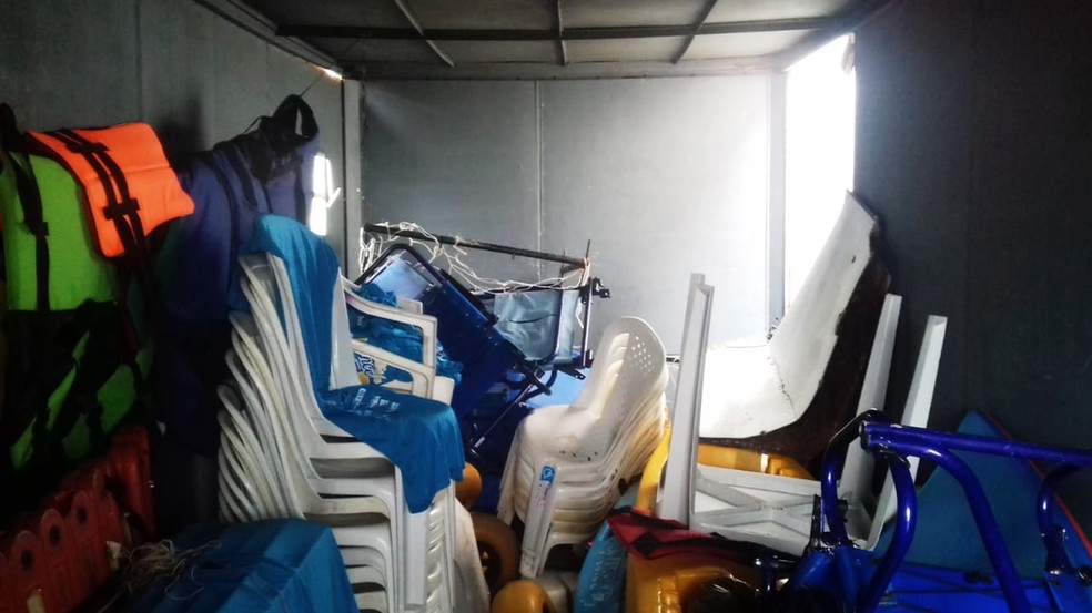 ContÃªiner foi arrombado neste final de semana e parte do material esportivo levado pelos criminosos â Foto: Sadef 