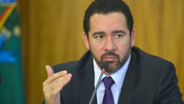 O ministro interino do Planejamento, Dyogo Oliveira , anuncia medidas para conter gastos públicos (Foto: José Cruz/Agência Brasil)