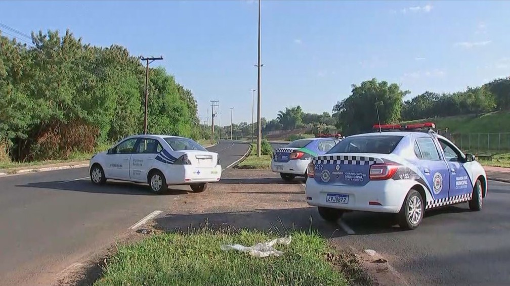 Barreira sanitária foi montada após adoção de medidas mais restritivas em Catanduva (SP) — Foto: Reprodução/TV TEM
