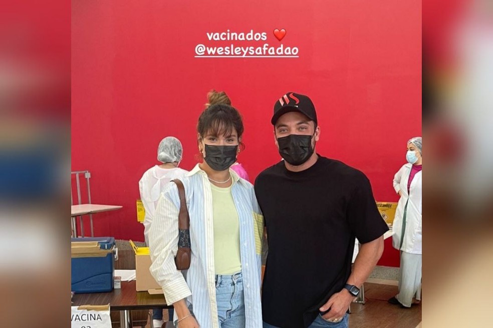 Thyane Dantas, mulher de Wesley Safadão, foi vacinada em Fortaleza mesmo estando fora da faixa etária e sem agendamento. — Foto: Reprodução/Instagram