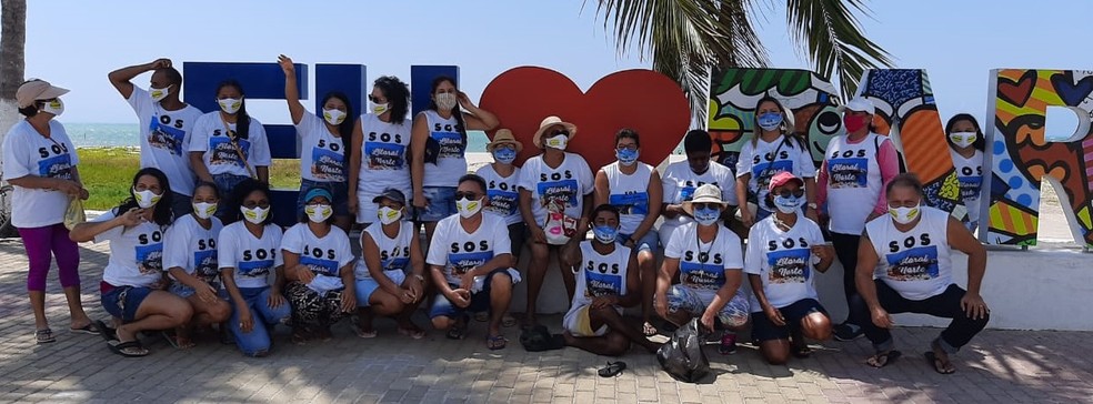 Moradores de Paripueira em ato contra futura atuação da Braskem no Litoral Norte de Alagoas  — Foto: Arquivo Pessoal