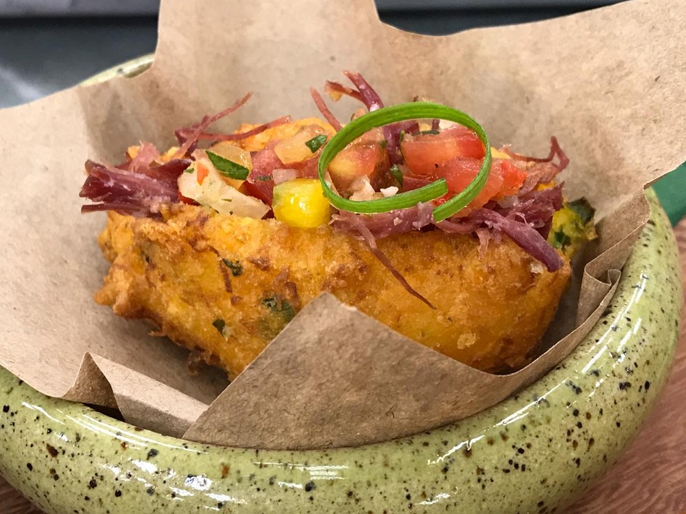 Carne seca é um dos recheios do Bolinho de Abóbora. Irresistível, né? — Foto: Dani Meira/TV Globo