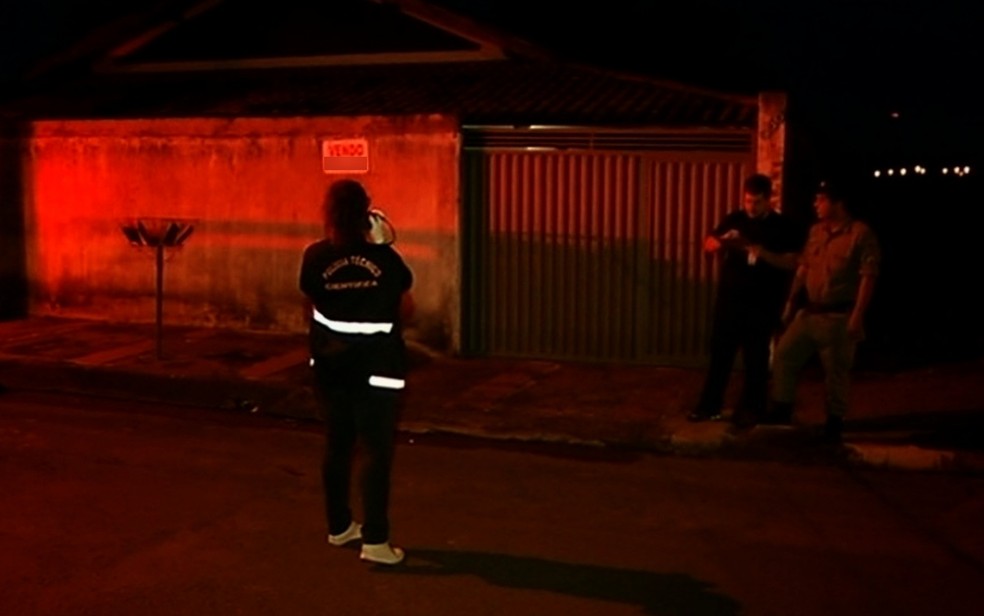 Idosa mata o mardio após tentativa de agressão em Itumbiara (Foto: Reprodução/TV Anhanguera)