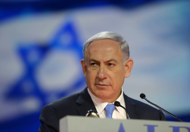 O primeiro-ministro de Israel, Benjamin Netanyahu, discursa diante do Comitê de Assuntos Públicos de Israel (Foto: Amos Ben Gershom/GPO via Getty Images)