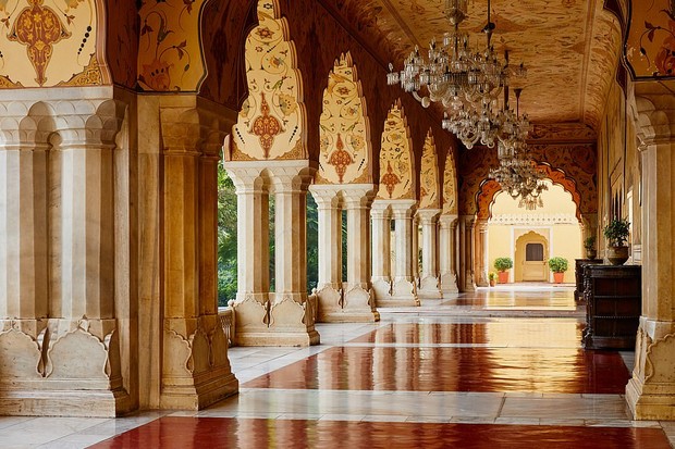 Palácio com mordomo e piscina coberta pode ser alugado na Índia (Foto: Divulgação)