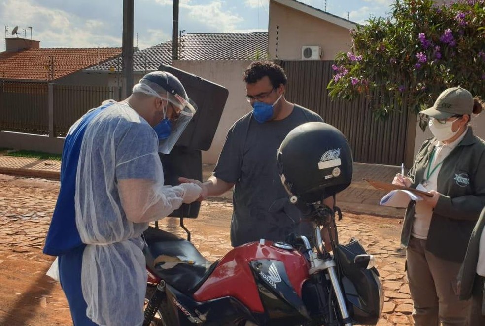 Segundo a prefeitura, os testes da Covid-19 estão sendo realizados de forma aleatória nos 820 moradores de Foz do Iguaçu — Foto: PMFI/Divulgação