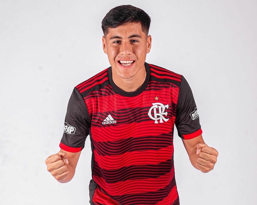 Santiago Ocampos é paraguaio, tem 20 anos, e chegou ao Flamengo em 2022 — Foto: Paula Reis/Flamengo