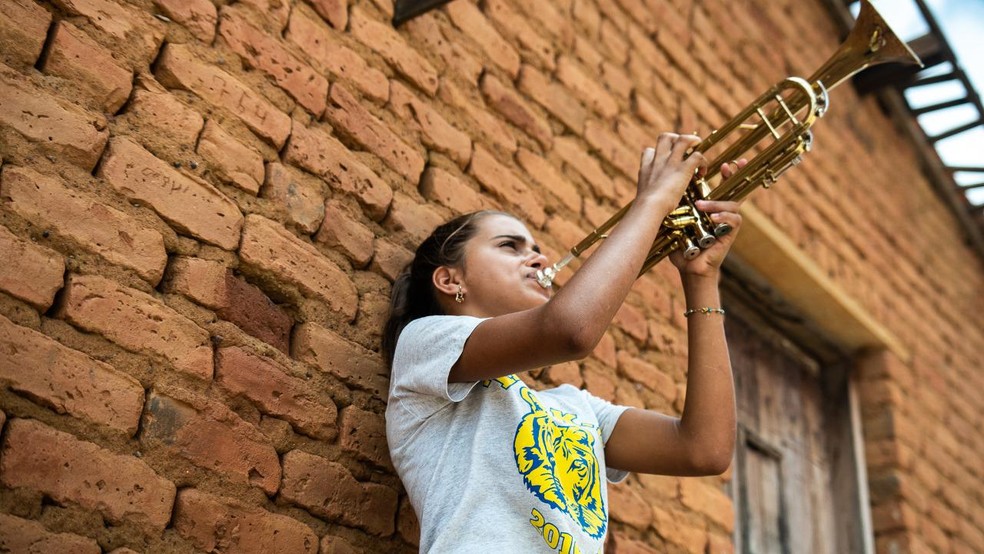Projeto "Novo SertÃ£o" permitiu que, durante a pandemia, jovens levassem instrumentos musicais para casa â Foto: DivulgaÃ§Ã£o