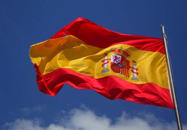 Bandeira Da Espanha No Pólo (Foto: Pexels)