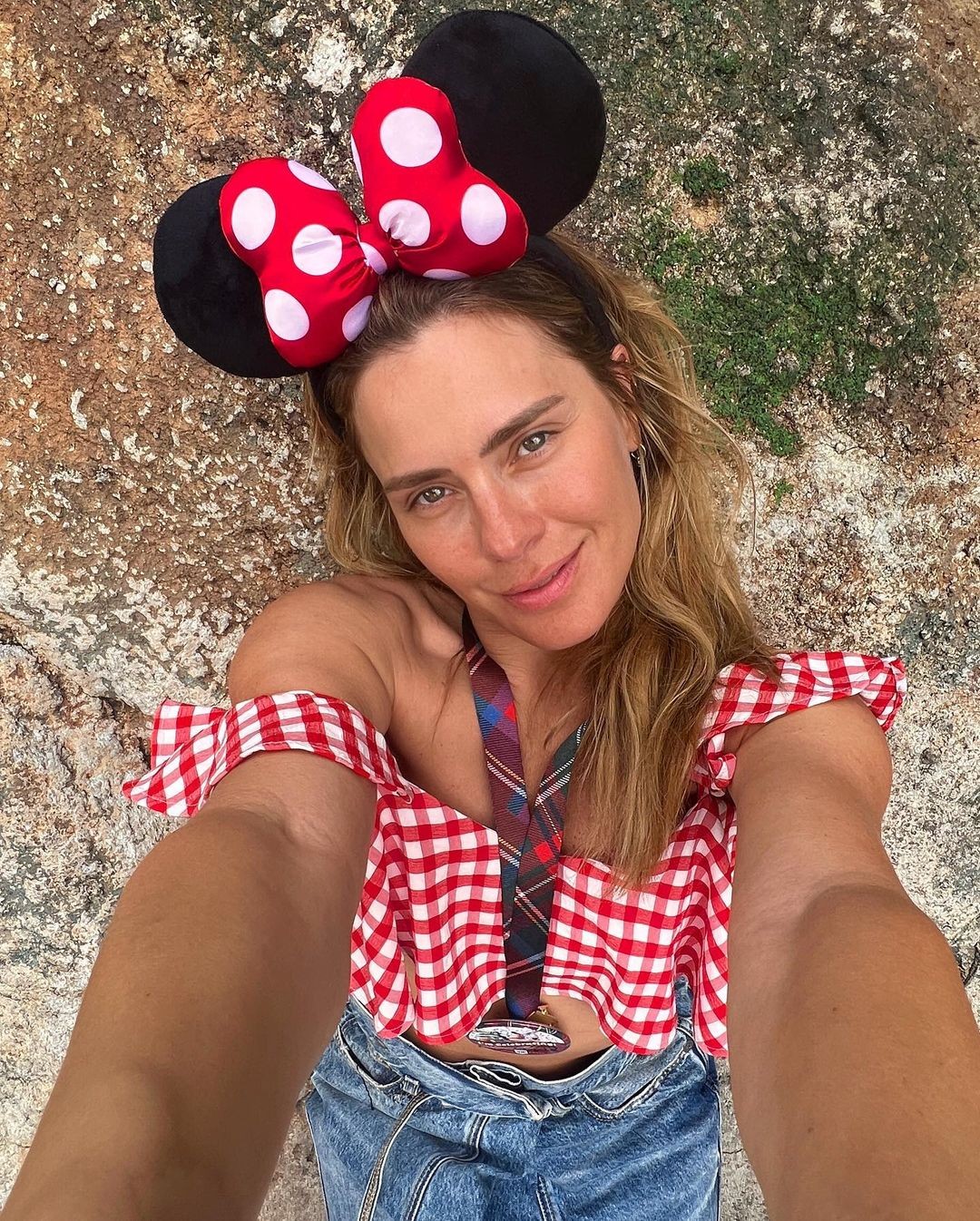 Carolina Dieckmann curtiu o dia com amigos na Disney (Foto: Reprodução/Instagram)