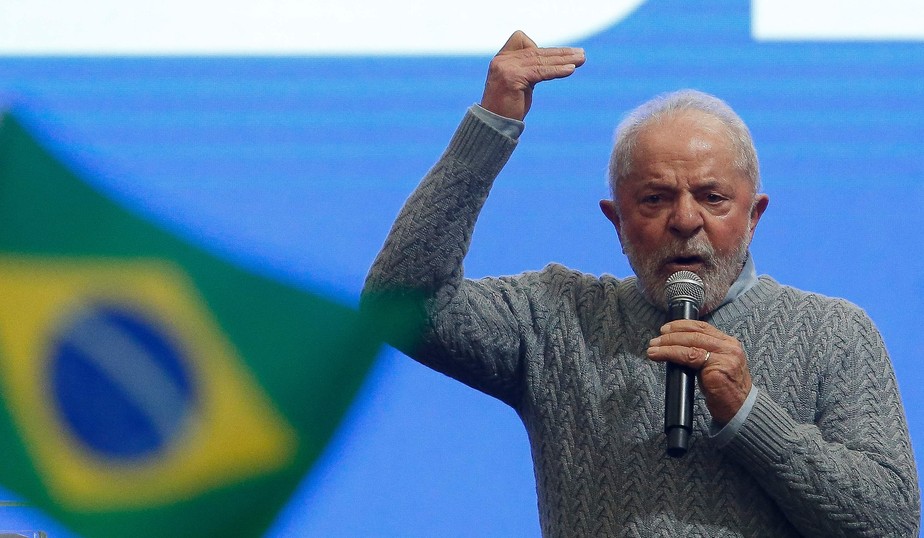 Favorito, Lula deve respostas  sobre a economia