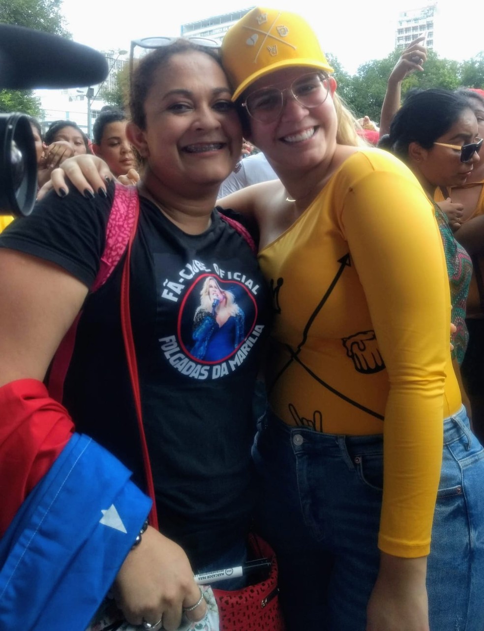 Fã de Marília Mendonça, a jornalista Erika Lima lembrou de quando pôde conhecer a artista antes de um show em Manaus. — Foto: Arquivo Pessoal
