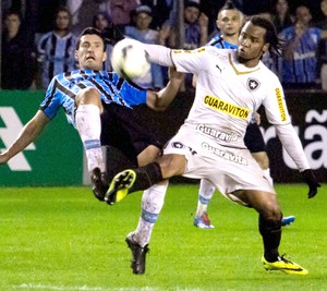 Carlos Alberto Grêmio e Botafogo (Foto: Lucas Uerbes / Futura Press) Carlos Alberto Grêmio e Botafogo (Foto: Lucas Uerbes / Futura Press)