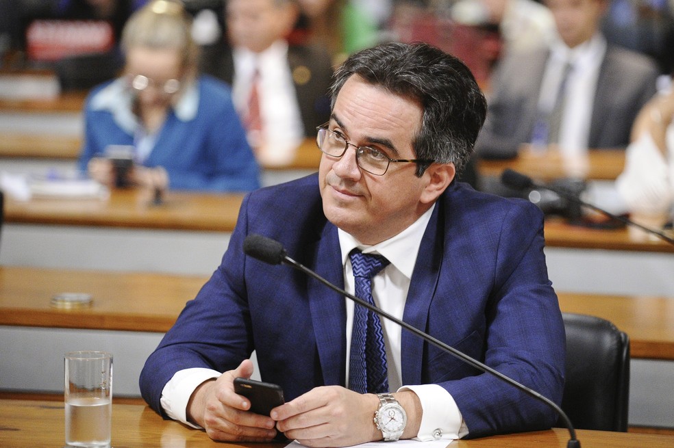 O senador Ciro Nogueira (PP-PI) durante sessÃ£o em comissÃ£o no Senado (Foto: Edilson Rodrigues/AgÃªncia Senado)