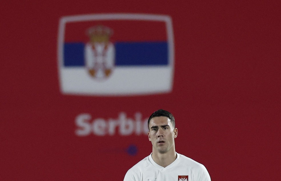 Vlahovic é a grande revelação sérvia e chega em alta ao Mundial — Foto: Reuters
