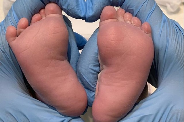 Rafael Vitti mostra pés da filha (Foto: Reprodução/Instagram)