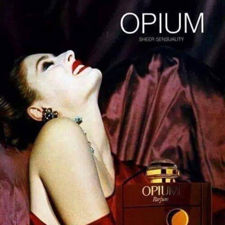 Nastasia Urbano na campanha de Opium  (Foto: Reprodução Instagram)