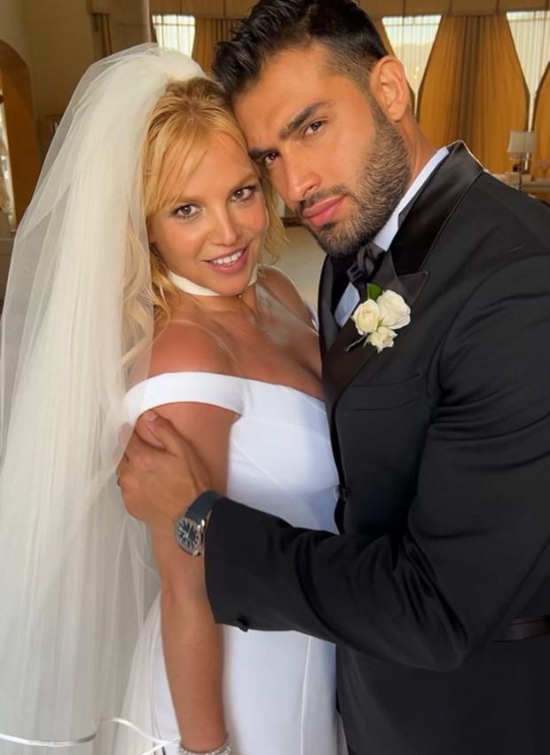 Britney, 40, e Asghari, 28, que se conheceram em 2016, ficaram noivos em setembro do ano passado (Foto: People / Reprodução)