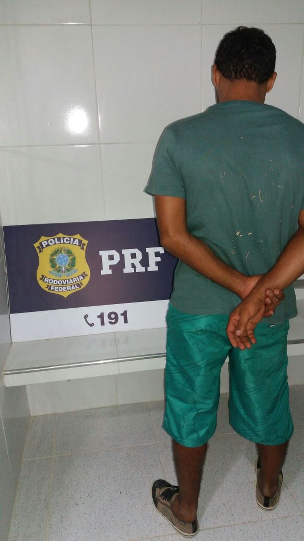 Foragido não teve identidade revelada pela PRF (Foto: Divulgação/PRF)