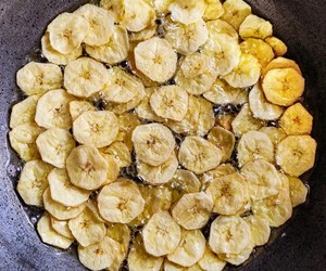 Como fazer chips de banana no forno