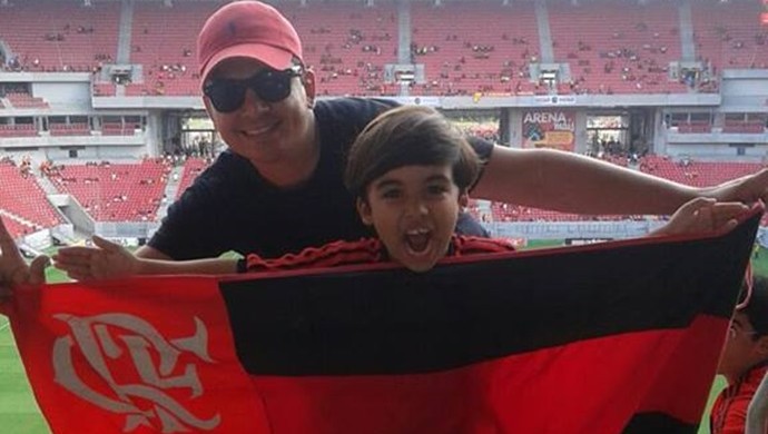 Pelo Fla, torcedor persegue time no NE, perde namorada e conhece ídolos