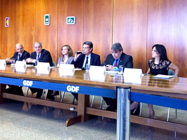 Representantes do GDF durante anúncio de "Relatório de Gestão", que identificou déficit de R$ 6,5 bilhões para cobrir despesas (Foto: Isabella Calzolari/G1)
