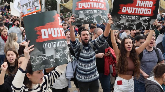 Ofensiva de Netanyahu contra o Judiciário mobiliza sociedade israelense
