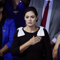 Ex-primeira-dama do Brasil Michelle Bolsonaro esteve presente à cerimônia de posse do novo Senado, em apoio à candidatura de Rogério Marinho (PL) — Foto: SÉRGIO LIMA/AFP