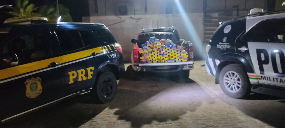 Homens capturados informaram que a droga vinha de Porto Velho (RO) e tinha como destino Fortaleza. — Foto: PRF/ Divulgação