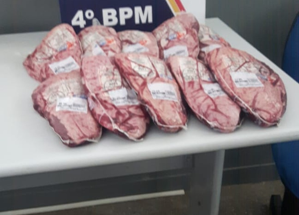 De acordo com a Polícia Militar, as peças de picanha estão avaliadas em R$ 526 — Foto: Polícia Militar de Mato Grosso/4ºBPM