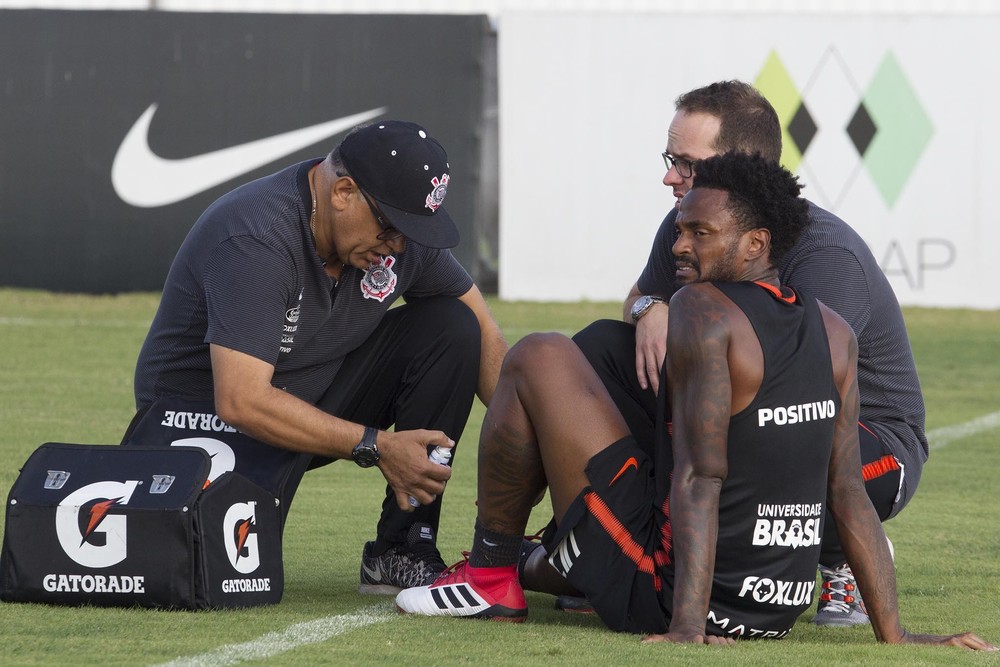 Dupla de volantes desfalcam o Timão até a Copa do Mundo