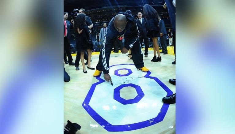 Piso Autografado Por Kobe Bryant Sera Vendido Por Mais De R 2 5 Milhoes Gq Noticias