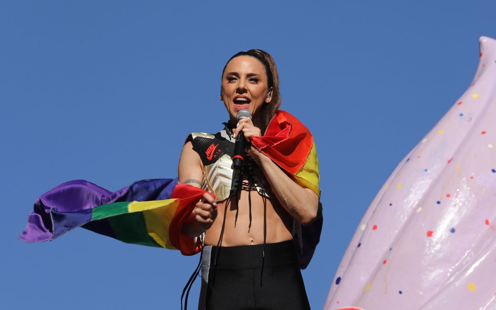 Mel C desfila na Parada LGBT na Avenida Paulista — Foto: Celso Tavares/G1
