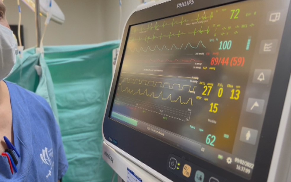 Monitor de batimentos cardíacos em hospital de Goiás — Foto: Reprodução/TV Anhanguera
