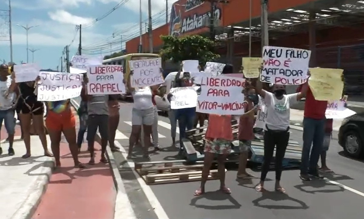 Protesto Interdita Parte Da Av Suburbana Em Salvador Grupo Diz Que Jovens Da Região Foram 