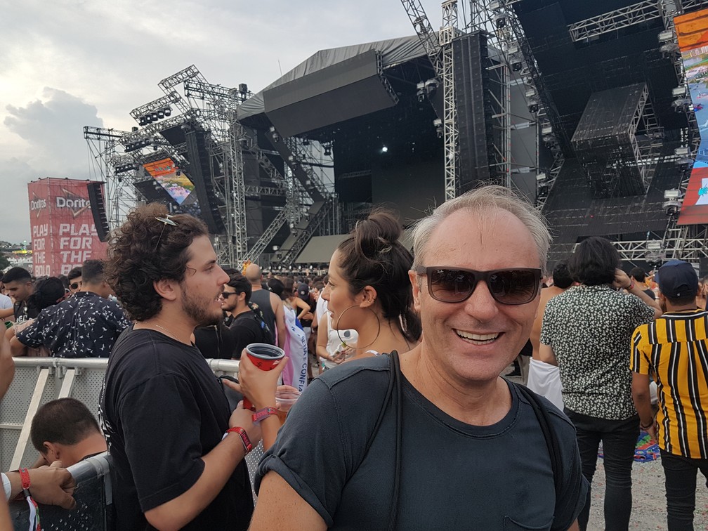 Filho do Flávio Melo não quis vir ao festival, mas o pai saiu de Goiânia e veio ao Lollapalooza do mesmo jeito — Foto: Gabriela Sarmento/G1