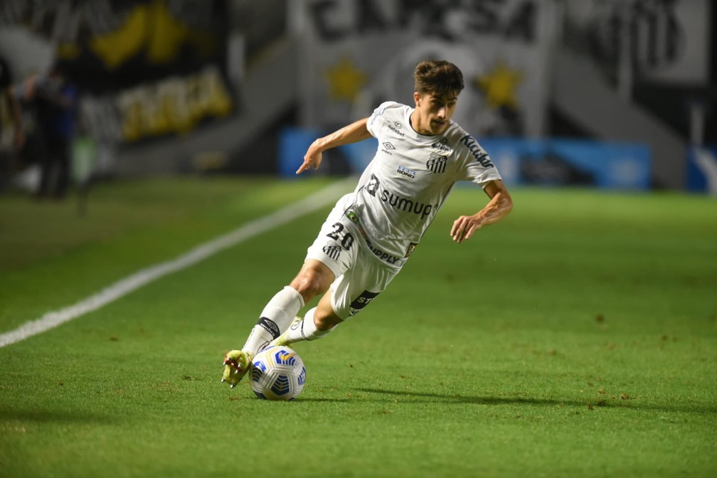 Gabriel Pirani tem cinco gols com a camisa do Santos nesta temporada — Foto: Ivan Storti/Santos FC