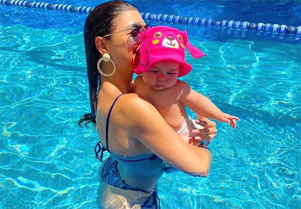 Amanda Françozo e a filha, Vitória (Foto: Reprodução/Instagram)