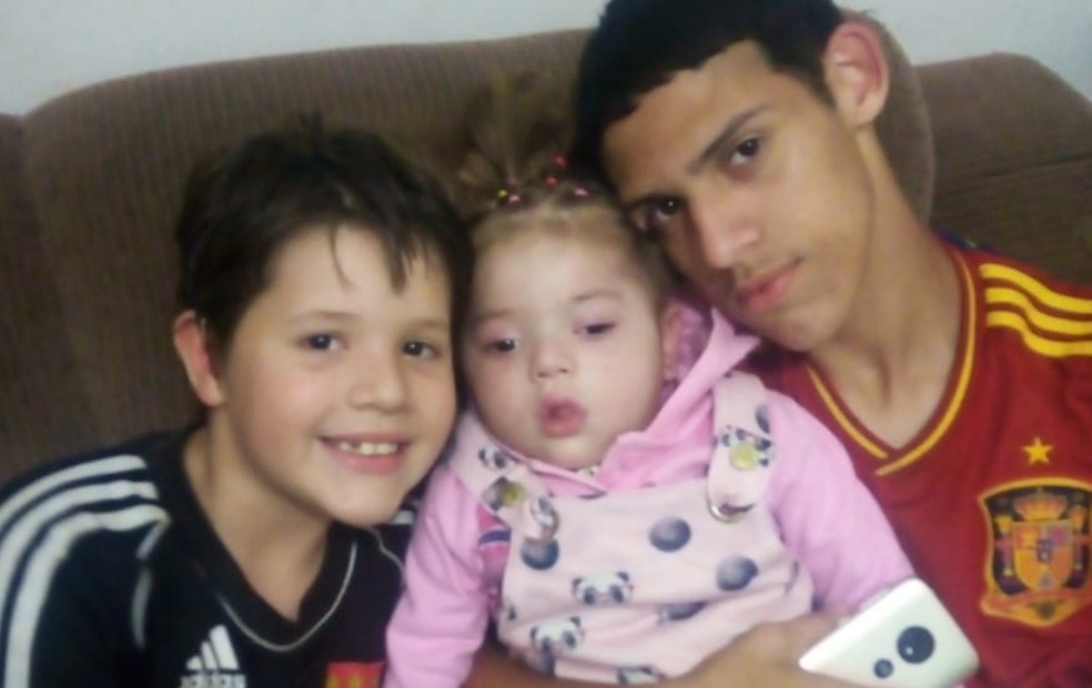 Ana Clara e os irmãos em Piraju (SP) — Foto: Arquivo pessoal