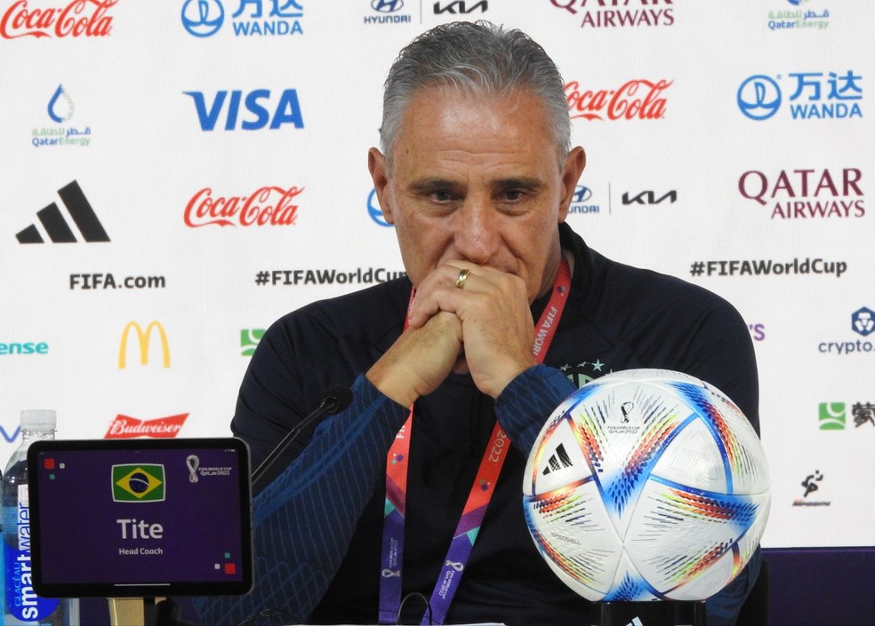 Tite durante coletiva na Seleção antes do jogo contra a Croácia — Foto: Bruno Cassucci