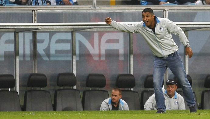 Grêmio começa 3º bloco em dívida e vê vitória fora quase como obrigação