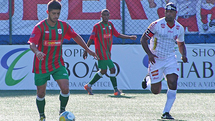 Viola marcou os gols do Taboão da Serra (Foto: Alberto Ferreira / Assessoria Portuguesa Santista)