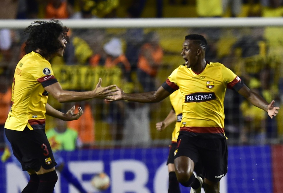 Fidel Martínez comemora seu sexto gol na Libertadores — Foto: Rodrigo Buendia/AFP
