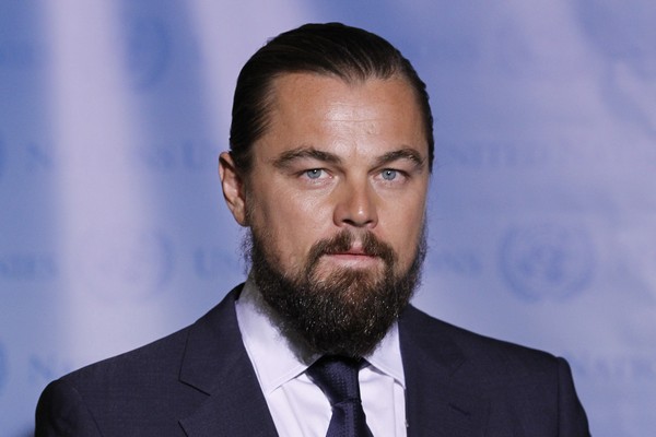 Leo, é você? O ator recentemente anda deixando a barba crescer... Tomara que seja só para um papel!  (Foto: Getty Images)