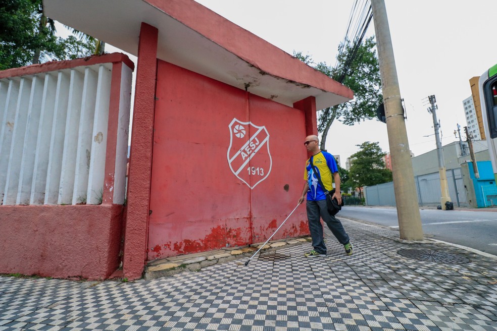 Marcos Rodolfo de Brito vai sozinho aos jogos do SÃ£o JosÃ© Basketball â Foto: Danilo Sardinha/GloboEsporte.com