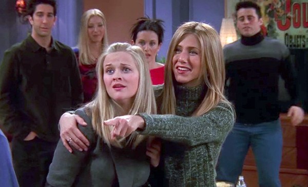 Jennifer Aniston e Reese Witherspoon em Friends (Foto: Reprodução)