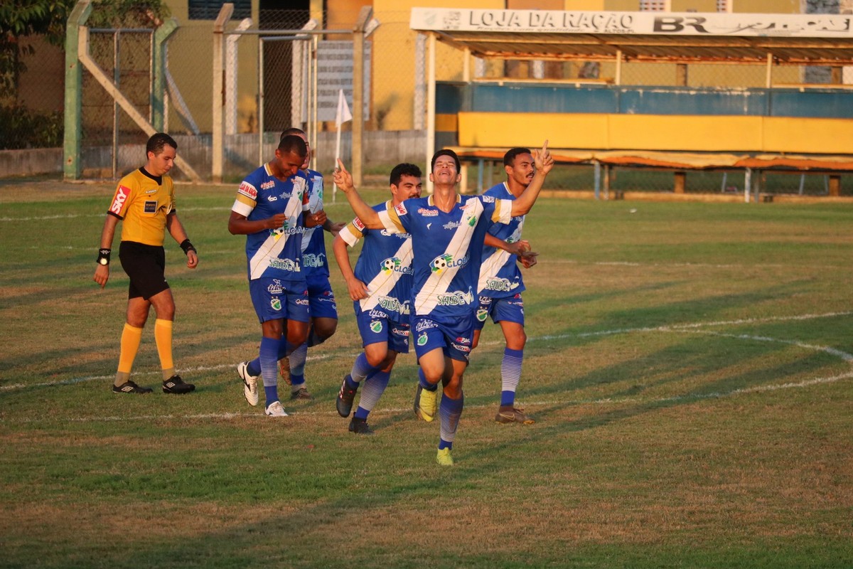 Durante Um Campeonato De Futebol Foram Marcados 125 Gols